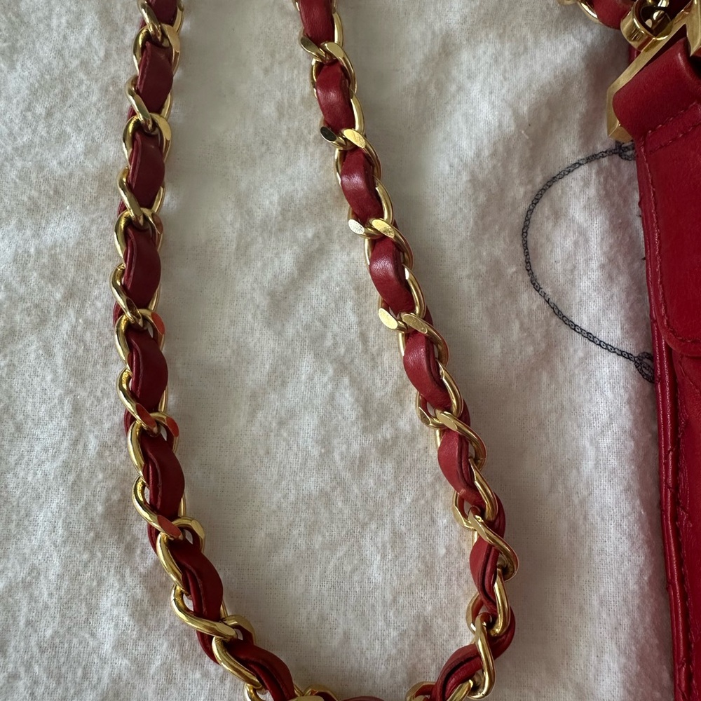 CHANEL Scarlet Quilted Wristlet - Picture 16 of 16